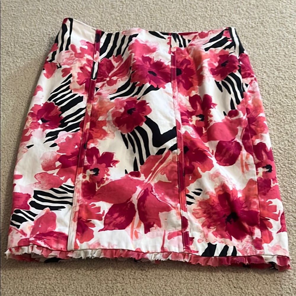 White House Black Market Pink and Black Floral Mini Skirt